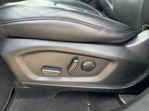 Used 2023 Ford Explorer XLT w/ Equipment Group 202A AWD/4WD image 8