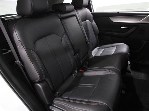 Certified 2025 MAZDA CX-70 3.3 Turbo w/ Preferred Package image 17