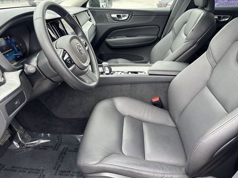 Used 2025 Volvo XC60 B5 Plus image 18