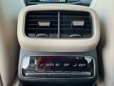 Used 2021 Mercedes-Benz GLE 450 4MATIC image 24