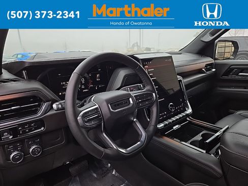 Used 2025 GMC Yukon XL Denali image 11