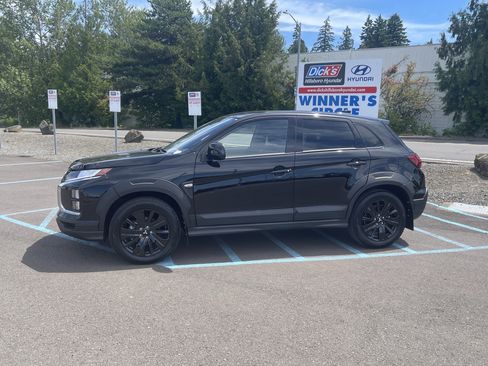 Used 2025 Mitsubishi Outlander Sport AWD image 2