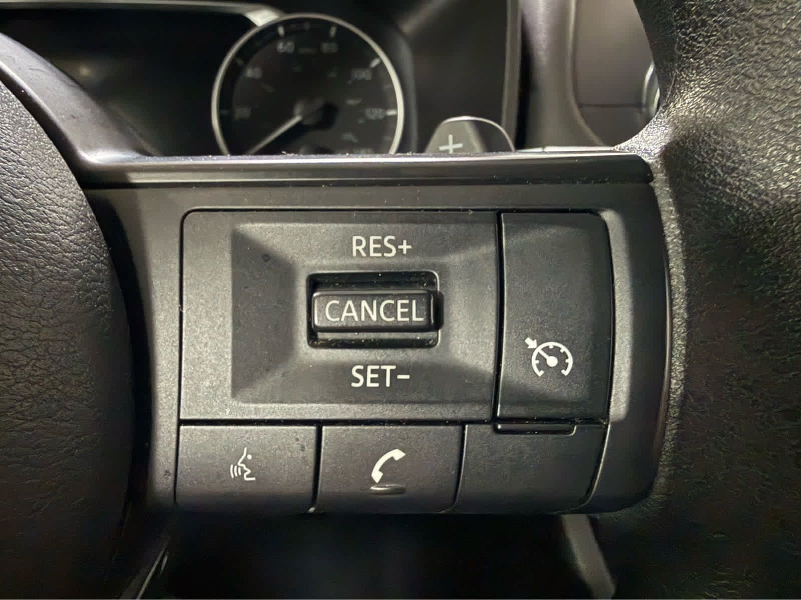 Used 2023 Nissan Rogue S AWD/4WD image 18