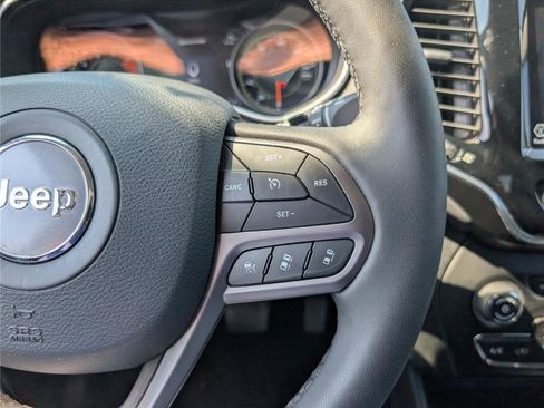 Used 2021 Jeep Cherokee Limited AWD/4WD image 21