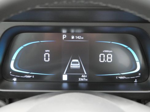 Certified 2025 Hyundai Elantra Sport image 22