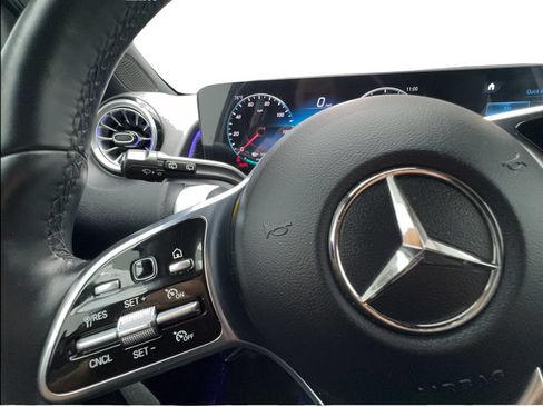 Used 2023 Mercedes-Benz EQB 300 4MATIC w/ Exclusive Package image 39