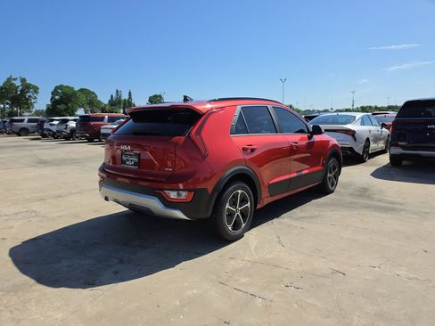 New 2026 Kia Niro EX FWD image 8