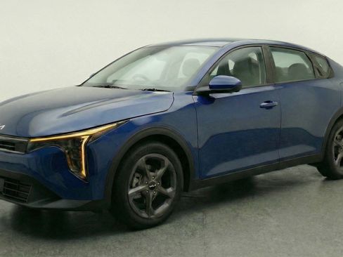 Used 2025 Kia K4 FWD image 3