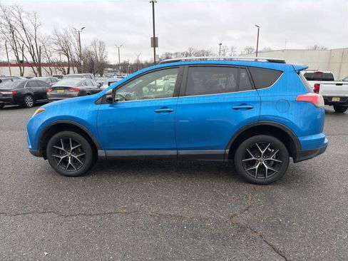 Used 2018 Toyota RAV4 SE w/ Power Extra Value Package image 2