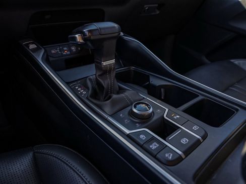 Used 2024 Kia Sorento S image 33