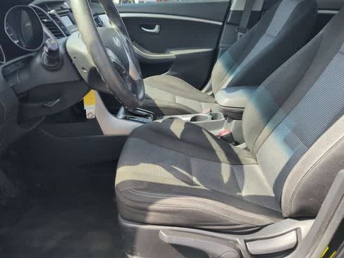 Used 2015 Hyundai Elantra GT FWD image 16