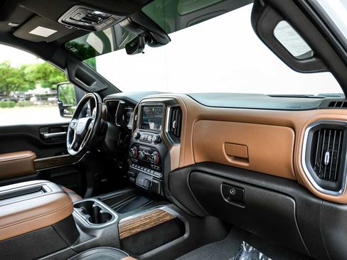 Used 2022 Chevrolet Silverado 3500 High Country AWD/4WD image 16