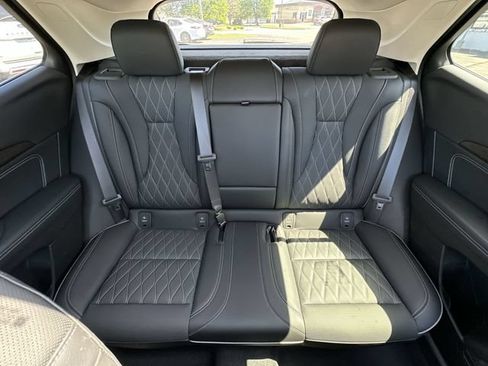 Used 2023 Buick Envision Avenir AWD/4WD image 23