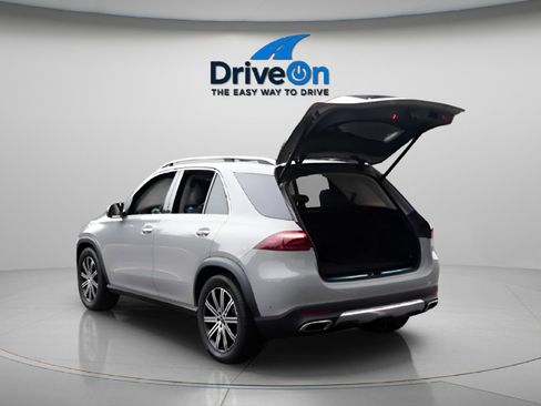 Used 2024 Mercedes-Benz GLE 450 4MATIC w/ Winter Package image 3