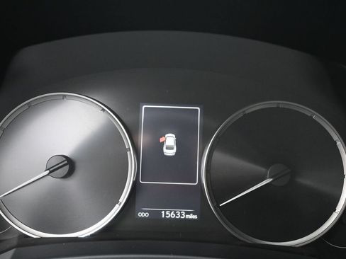 Used 2025 Lexus IS 350 F Sport RWD image 10