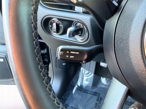 Used 2022 Porsche Macan image 14