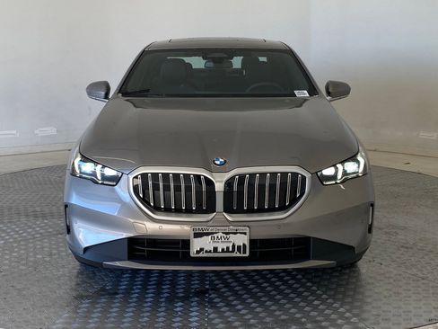 New 2026 BMW 530i xDrive w/ Premium Package image 5