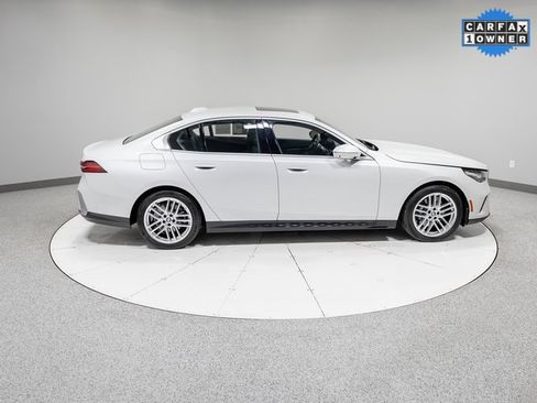 Used 2025 BMW 530i xDrive w/ Premium Package image 31