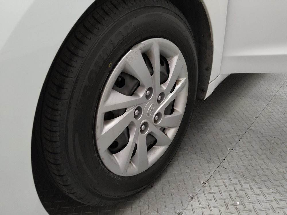 Used 2017 Hyundai Elantra SE FWD image 31