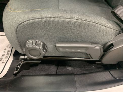 Used 2025 Jeep Wrangler Sport S image 17