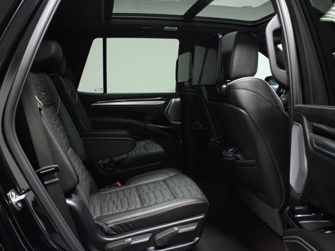 Used 2025 Cadillac Escalade V image 17