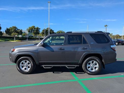 Certified 2021 Toyota 4Runner SR5 Premium image 9