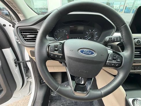 Used 2022 Ford Escape SE w/ Cold Weather Package AWD/4WD image 12