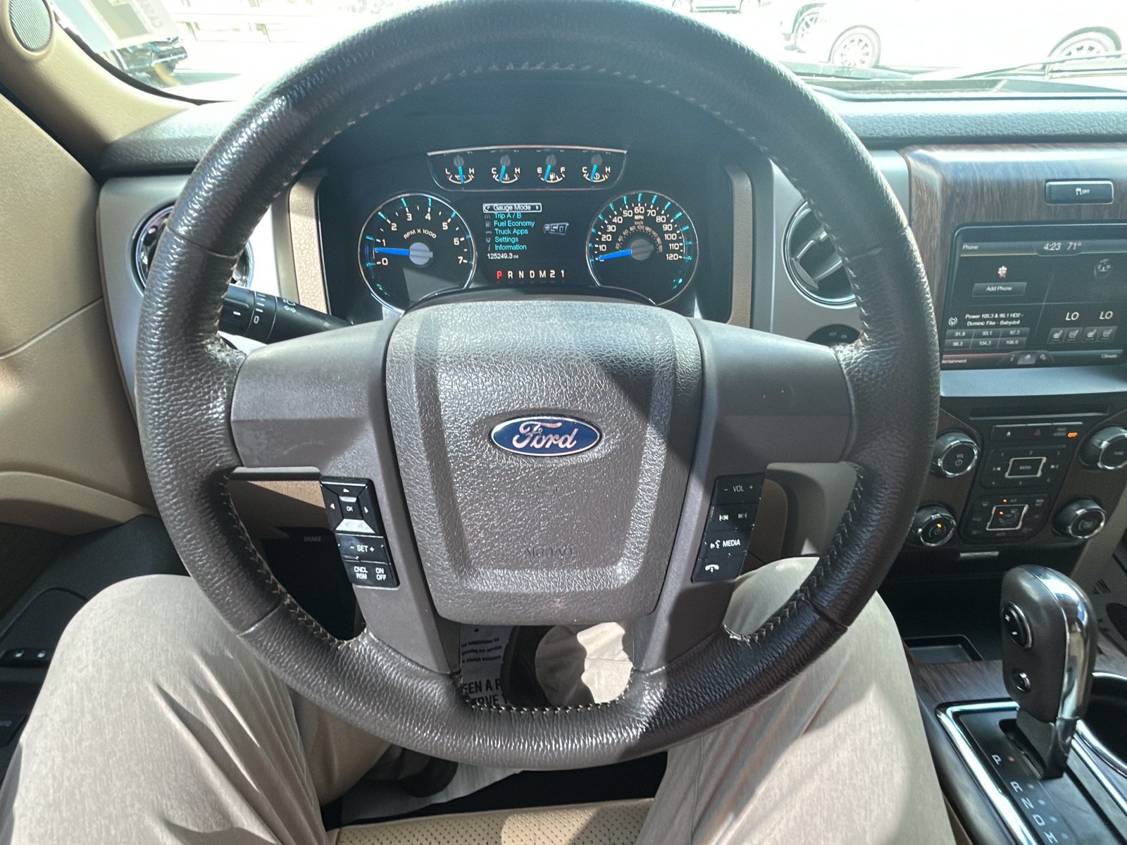 Used 2014 Ford F150 Lariat w/ Equipment Group 501A Mid RWD image 15