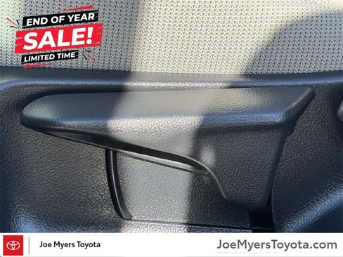 Used 2025 Toyota Corolla LE image 20