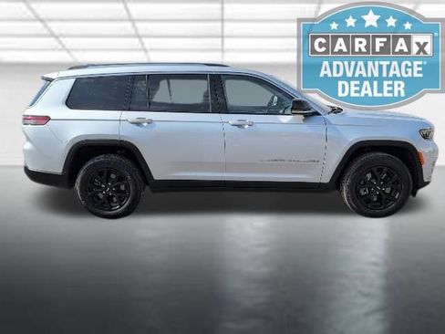 Used 2023 Jeep Grand Cherokee L Limited image 31