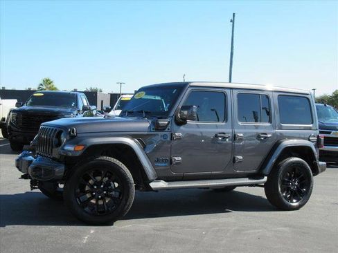Used 2021 Jeep Wrangler Unlimited Sahara image 2