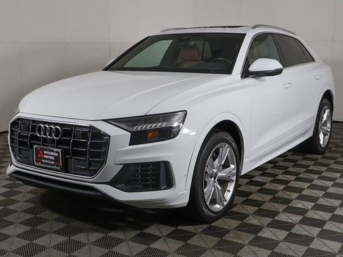 Used 2023 Audi Q8 Premium w/ Convenience Package image 10