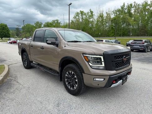 Used 2020 Nissan Titan PRO-4X w/ Pro-4x Convenience Package AWD/4WD image 3