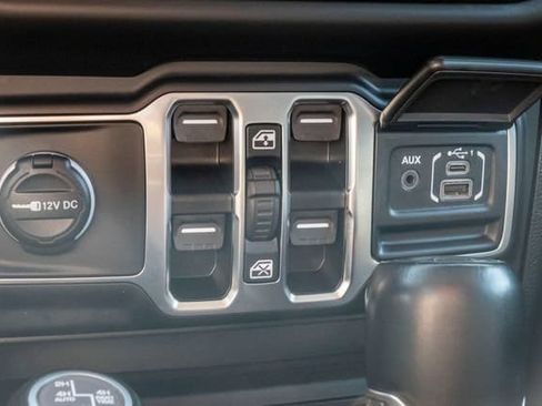 Used 2021 Jeep Wrangler Unlimited Sahara AWD/4WD image 30