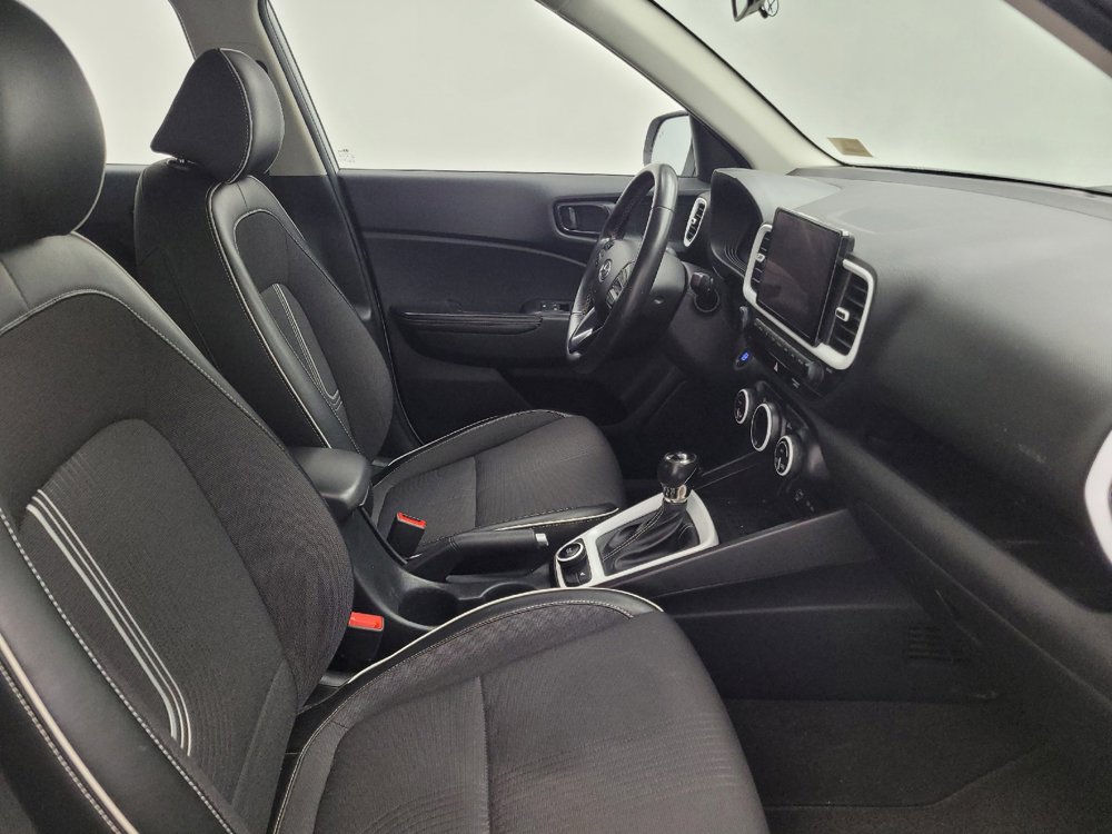 Used 2023 Hyundai Venue Limited FWD image 21
