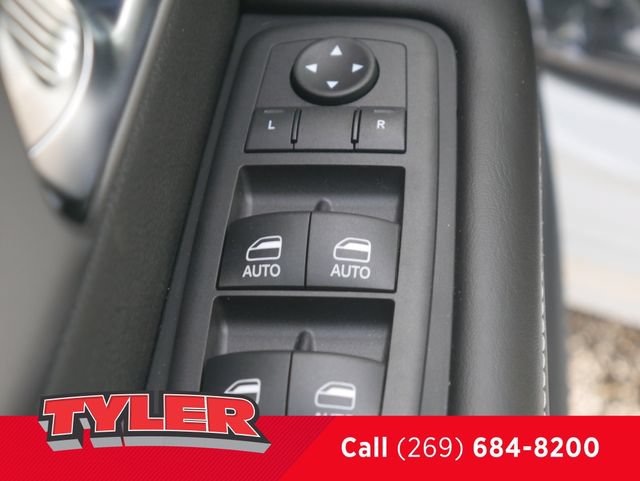 New 2027 Chrysler Pacifica Select FWD image 21