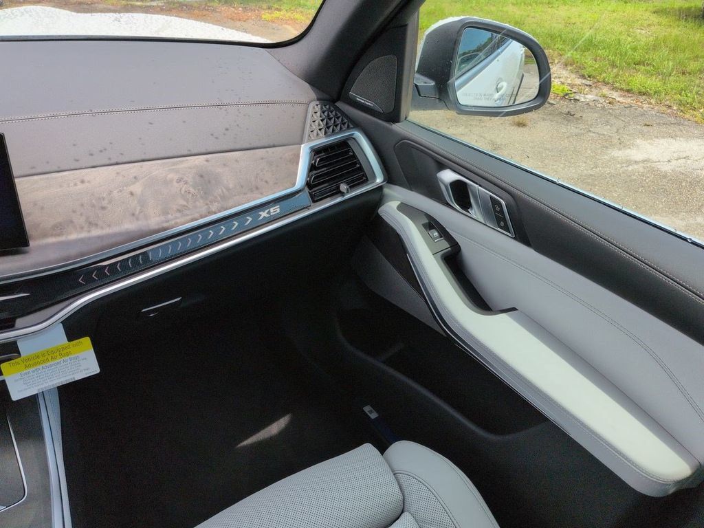 New 2026 BMW X5 xDrive40i w/ Premium Package AWD/4WD image 17