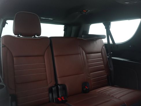 Used 2023 GMC Yukon XL Denali Ultimate image 11