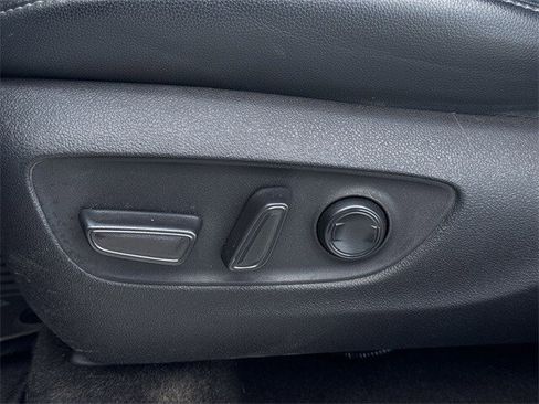 Used 2023 Toyota Highlander Limited image 31