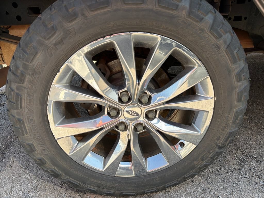 Used 2017 Ford F150 XLT w/ Equipment Group 302A Luxury AWD/4WD image 6