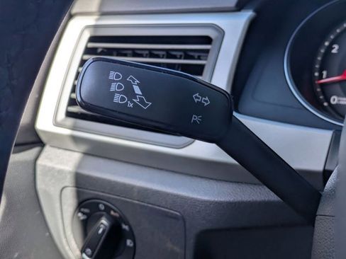 Used 2021 Volkswagen Atlas SE image 12