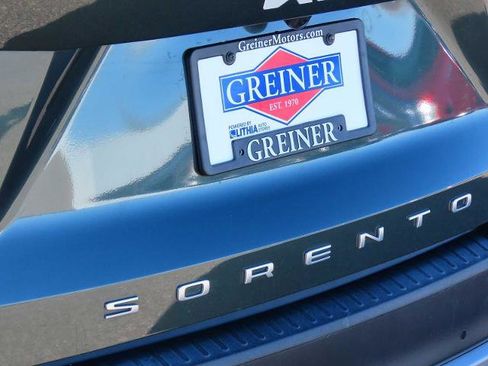 Used 2022 Kia Sorento SX Prestige image 11