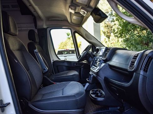 Used 2025 RAM ProMaster 2500 w/ Convenience Group image 16