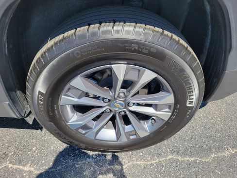 Certified 2025 Chevrolet Equinox LT w/ Convenience Package II AWD/4WD image 35