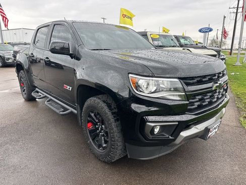 Used 2021 Chevrolet Colorado Z71 w/ Z71 Midnight Edition image 3