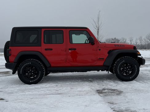 Used 2022 Jeep Wrangler Unlimited Sport image 30