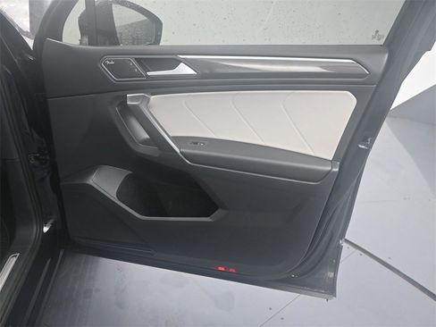 Used 2021 Volkswagen Tiguan SEL Premium R-Line image 22