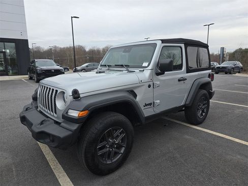 Used 2024 Jeep Wrangler Sport S image 8