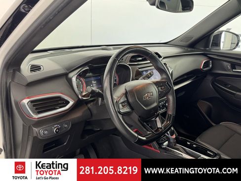 Used 2021 Chevrolet TrailBlazer RS w/ Sun and Liftgate Package image 13