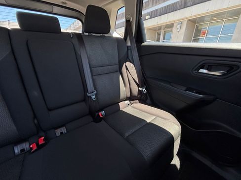 Used 2025 Nissan Rogue SV FWD image 39